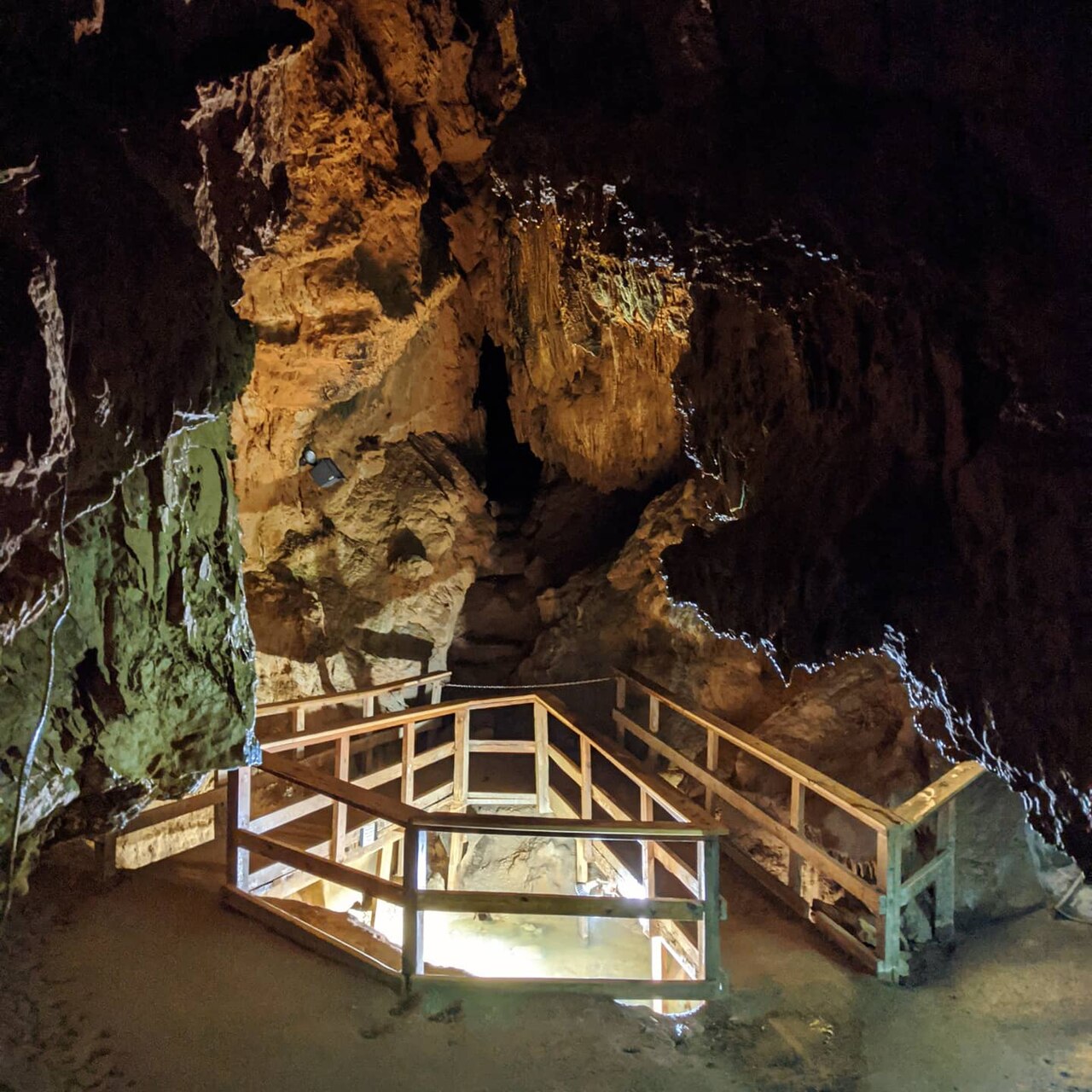 Natural Bridge Caverns